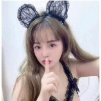 胸大肤白纯天然，身材火辣的小姐姐